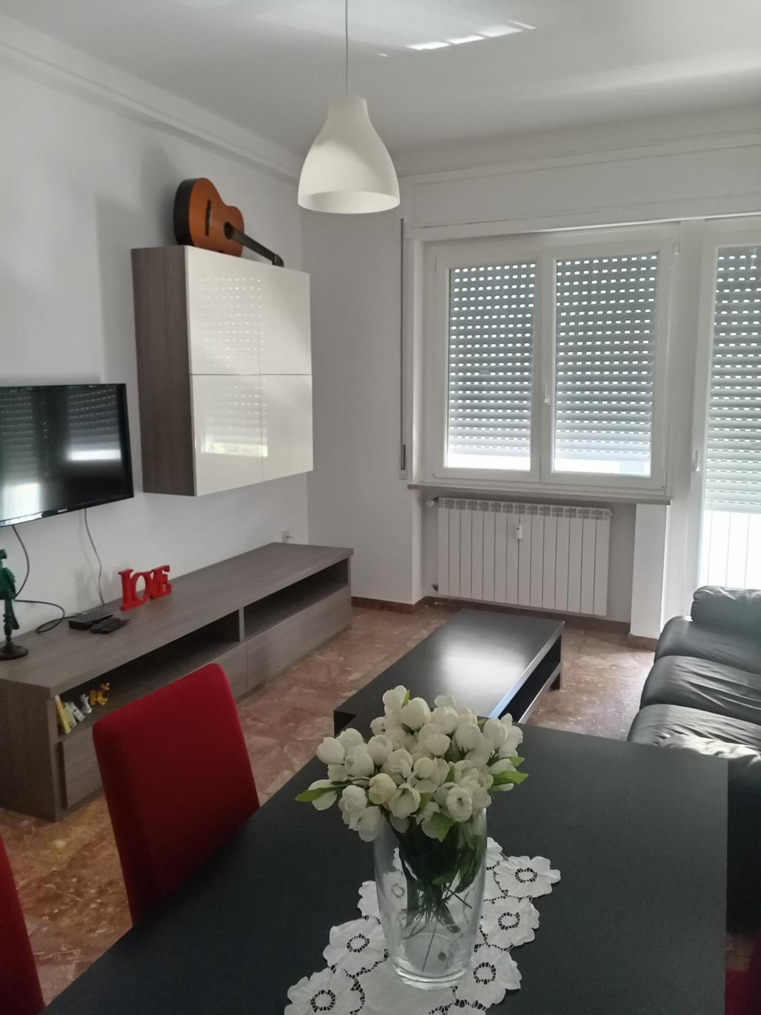 Love House - Apartment On The Beach Pescara Exteriör bild
