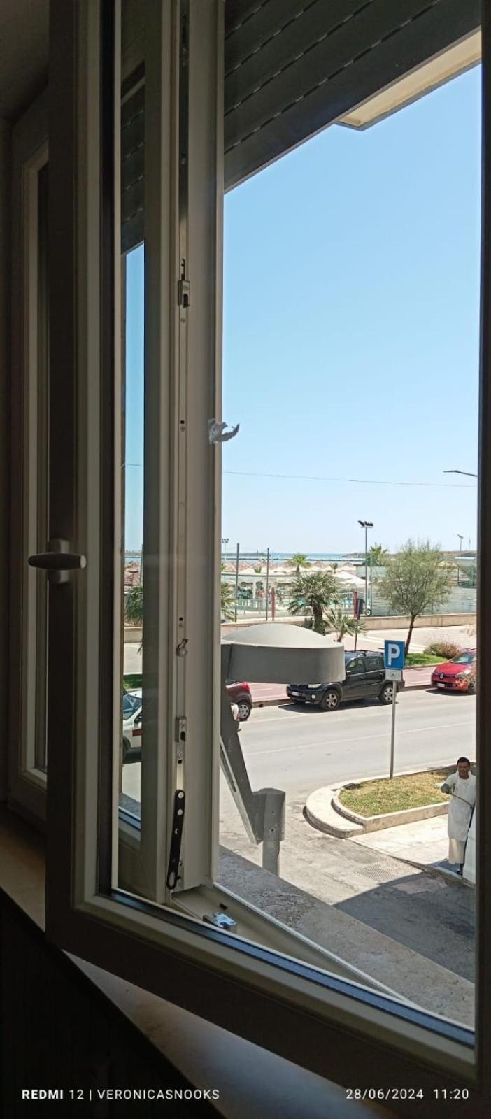 Love House - Apartment On The Beach Pescara Exteriör bild